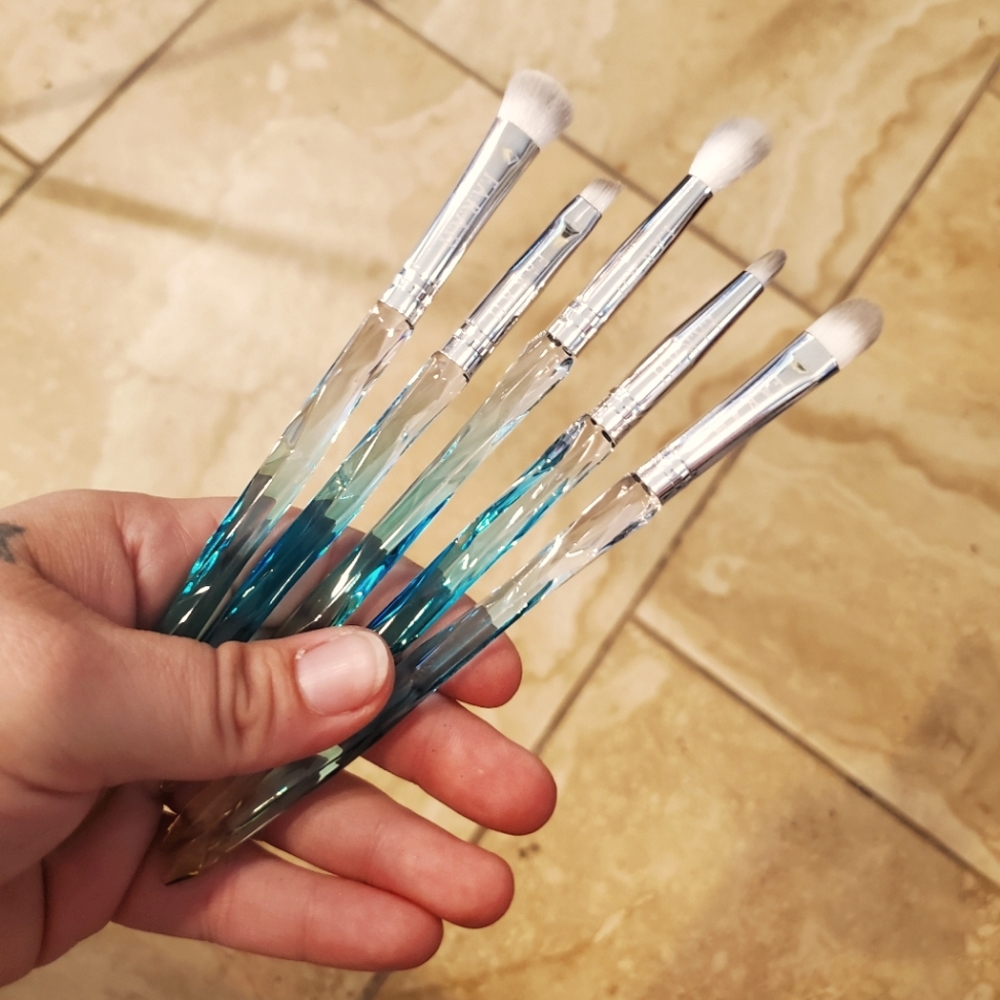 F.A.R.A.H. Farah Show Me Magic Mystic Topaz makeup brush set